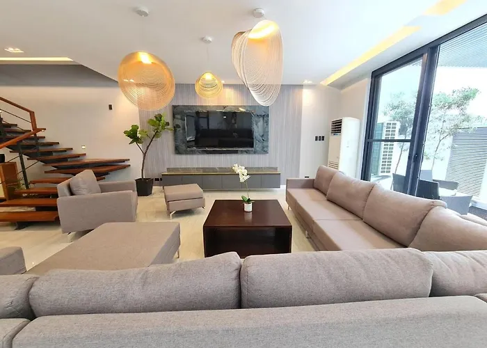 Casa Bonifacio Luxury Pool And Rooftop * Manila