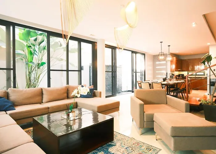 Casa Bonifacio Luxury Pool And Rooftop