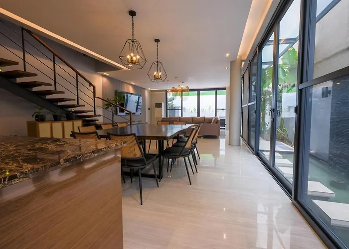 Casa Bonifacio Luxury Pool And Rooftop Villa