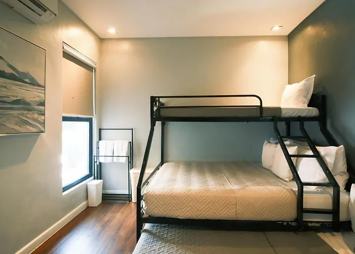 Casa Bonifacio Luxury Pool And Rooftop * Manila
