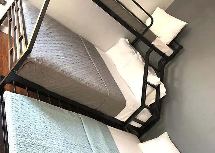Casa Bonifacio Luxury Pool And Rooftop * Manila
