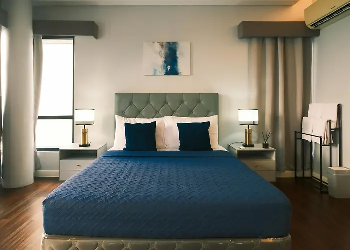 Casa Bonifacio Luxury Pool And Rooftop *