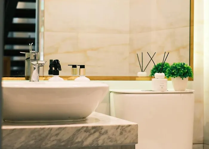 Casa Bonifacio Luxury Pool And Rooftop Manila